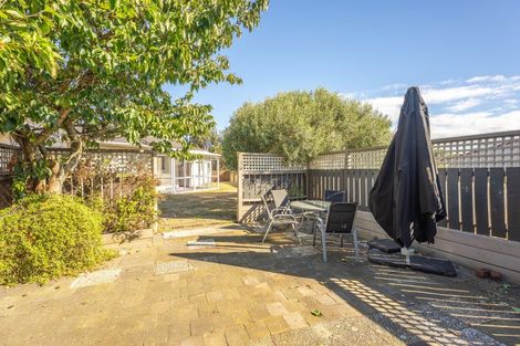 Photo of property in 52 Sarah Street, Waikawa Beach, Levin, 5573