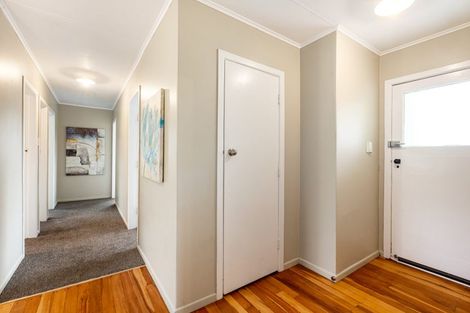 Photo of property in 16 Komata Grove, Waitangirua, Porirua, 5024