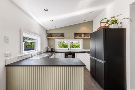 Photo of property in 58 Hampden Street, Picton, 7220