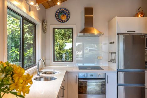 Photo of property in 31a Miro Road, Palm Beach, Waiheke Island, 1081