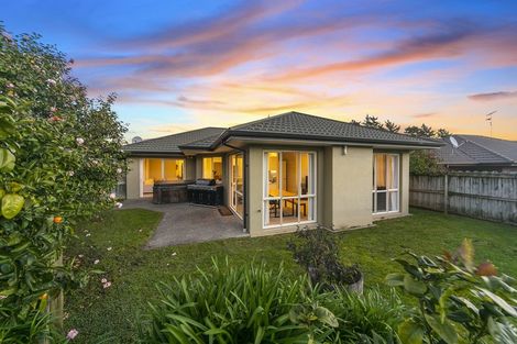 Photo of property in 7 Admirals Court Drive, Greenhithe, Auckland, 0632