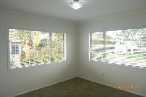 Photo of property in 1 Waimanu Bay Drive, Te Atatu Peninsula, Auckland, 0610