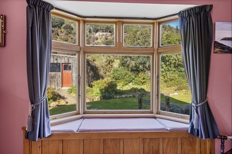 Photo of property in 1287 Okains Bay Road, Okains Bay, 7583