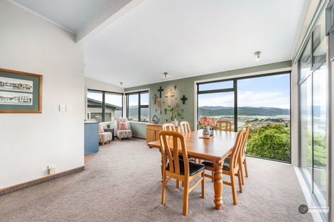 Photo of property in 30 Pekanga Road, Normandale, Lower Hutt, 5010
