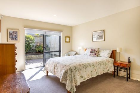 Photo of property in 9 Bunker Rise, Golflands, Auckland, 2013