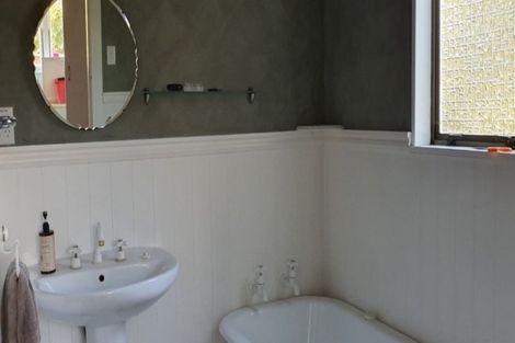 Photo of property in 1 Ngapuhi Street, Saint Johns Hill, Whanganui, 4501