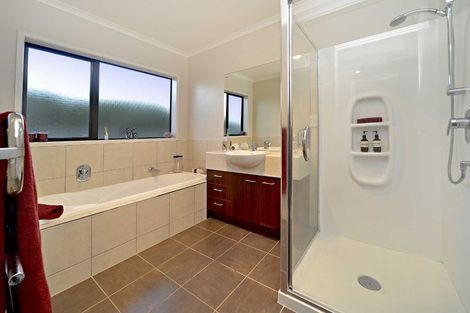 Photo of property in 4 Gordal Place, Flat Bush, Auckland, 2016