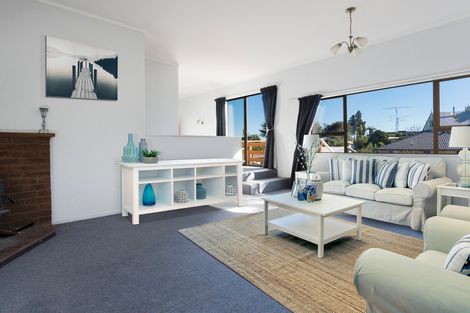 Photo of property in 11 Dunton Drive, Welcome Bay, Tauranga, 3112