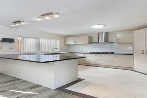 Photo of property in 16 Janway Avenue, Flat Bush, Auckland, 2016