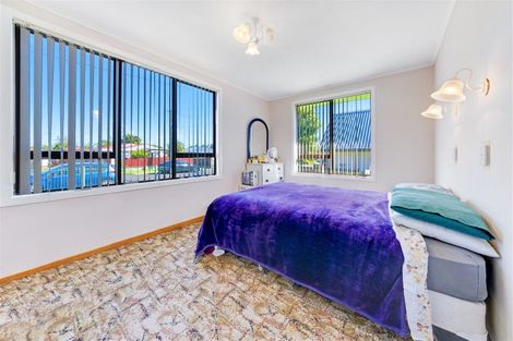 Photo of property in 1 Kowhai Avenue, Mangere Bridge, Auckland, 2022