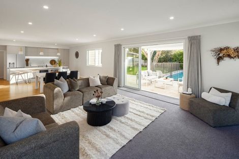 Photo of property in 82 Grey Street, Cambridge, 3434