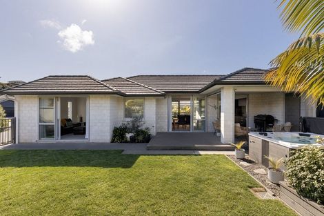 Photo of property in 13 Shoreview Close, Omokoroa, 3114