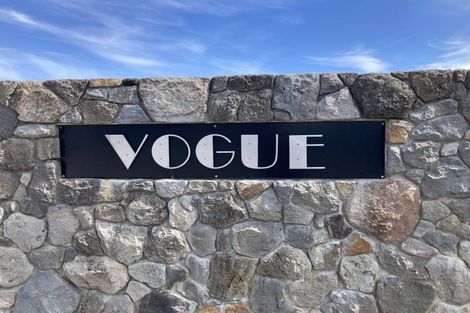 Photo of property in 16 Vogue Circle, Vogeltown, 4310