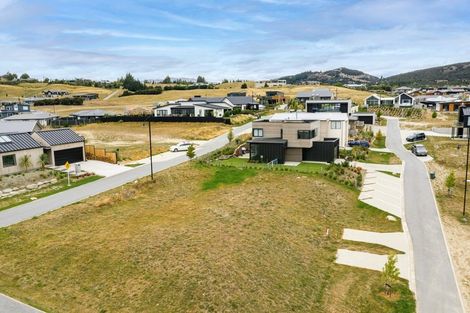 Photo of property in 10 Tuke Lane, Wanaka, 9305