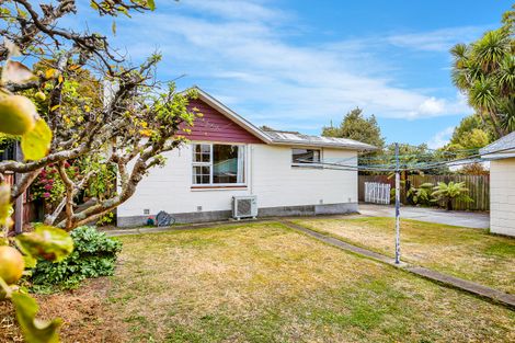 Photo of property in 7 Mirfield Place, Russley, Christchurch, 8042