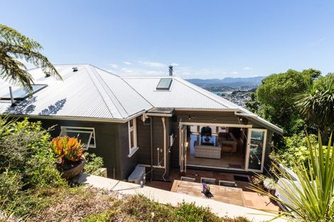 Photo of property in 16 Fortunatus Street, Brooklyn, Wellington, 6021