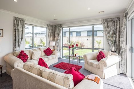 Photo of property in 12 Christow Court, Paraparaumu, 5032