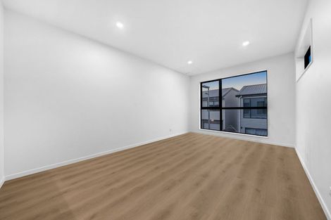 Photo of property in 22 Whare Kauri Road, Papakura, 2110
