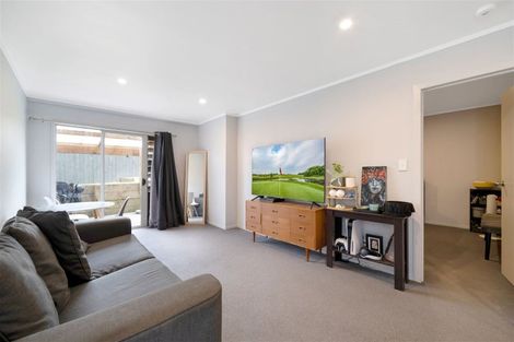 Photo of property in 56 Makora Road, Massey, Auckland, 0614