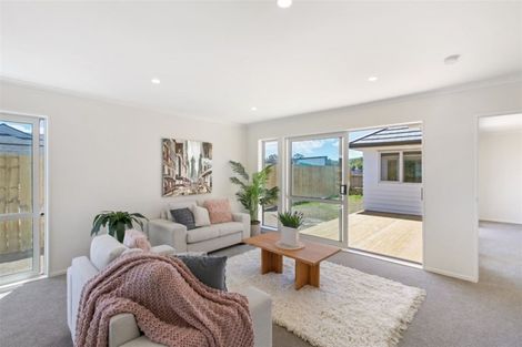 Photo of property in 27 Matata Drive, Takanini, 2112