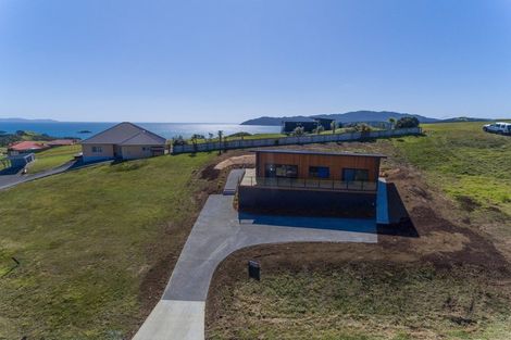 Photo of property in 14 Freyja Crescent, Coopers Beach, 0420