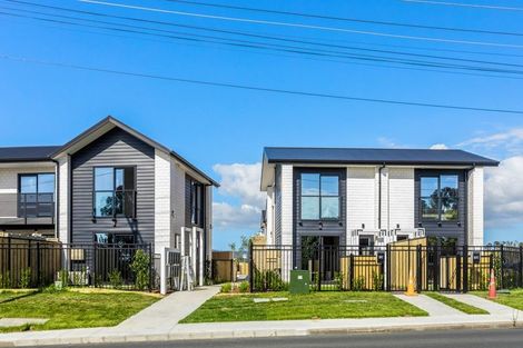 Photo of property in 5/172 Don Buck Road, Massey, Auckland, 0614