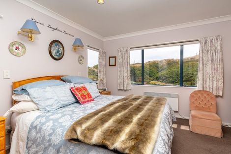 Photo of property in 10 Huxley Grove, Churton Park, Wellington, 6037