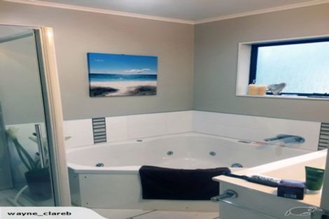 Photo of property in 16 Glendale Drive, Dinsdale, Hamilton, 3204