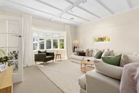 Photo of property in 23 Marine Parade, Eastbourne, Lower Hutt, 5013