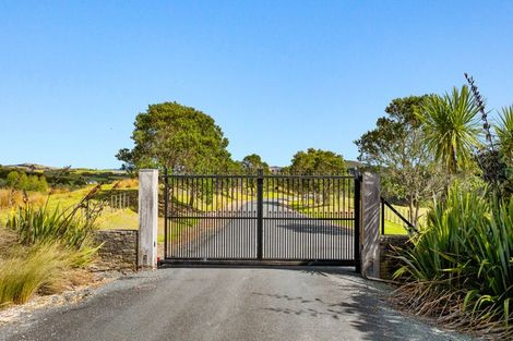 Photo of property in 16a Salt River View Road, Kaiwaka, 0573