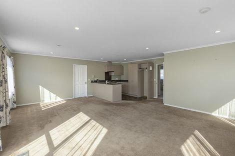 Photo of property in 35 Woodland Mews, Wainuiomata, Lower Hutt, 5014