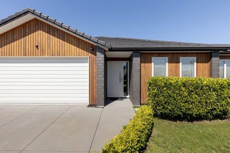 Photo of property in 73 Bert Wall Drive, Omokoroa, 3114