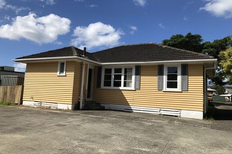 Photo of property in 60 Mckean Avenue, Manurewa, Auckland, 2102