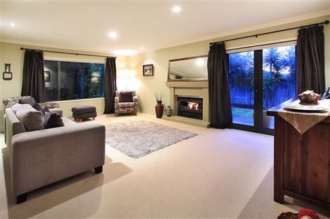 Photo of property in 96 Navigation Drive, Whitby, Porirua, 5024