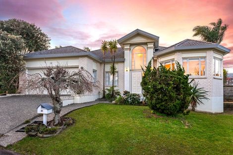 Photo of property in 21 Cinnabar Place, Westgate, Auckland, 0614
