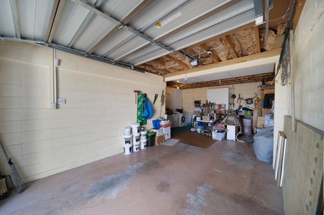 Photo of property in 2/89 Takutai Avenue, Half Moon Bay, Auckland, 2012