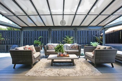 Photo of property in 10 Stockyard Crescent, Pukekohe, 2120