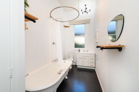 Photo of property in 84 Featherston Street, Takaro, Palmerston North, 4412