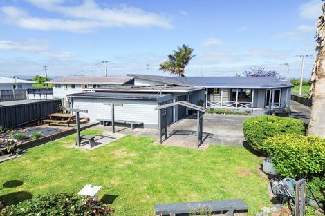 Photo of property in 108 Pipiroa Road, Ngatea, 3503