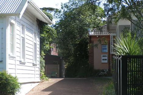 Photo of property in 1/25 Seaview Avenue, Northcote, Auckland, 0627