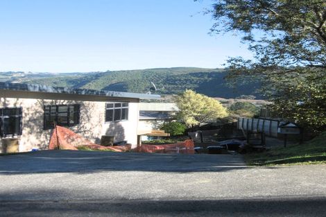 Photo of property in 22 Castle Crescent, Stokes Valley, Lower Hutt, 5019