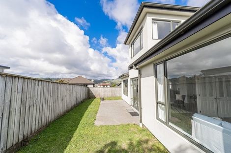 Photo of property in 16 Greenstone Place, Aotea, Porirua, 5024