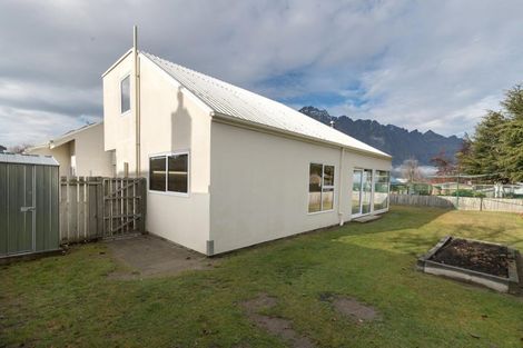 Photo of property in 10 Alta Place, Frankton, Queenstown, 9300