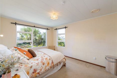 Photo of property in 1 Safari Crescent, Johnsonville, Wellington, 6037