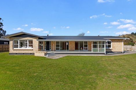 Photo of property in 28 Bridge Street, Edgecumbe, 3120