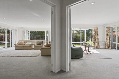 Photo of property in 4 Wardour Mews, Avonhead, Christchurch, 8042