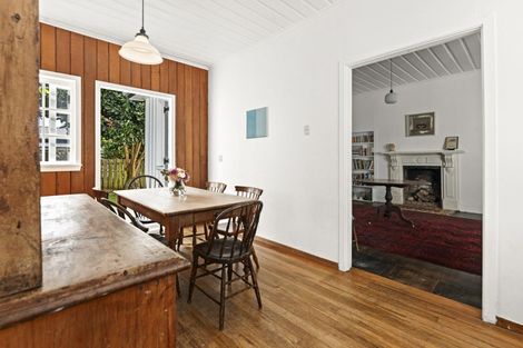 Photo of property in 90 Pendarves Street, New Plymouth, 4310