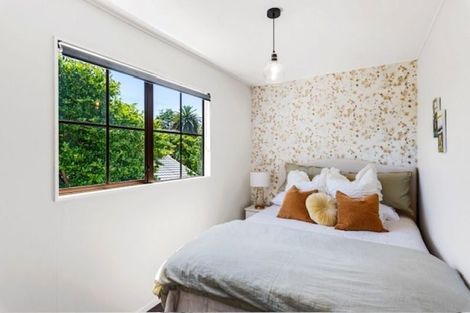 Photo of property in 261 Te Moana Road, Waikanae, 5036