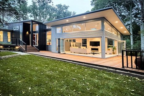 Photo of property in 18 Kereru Grove, Greenhithe, Auckland, 0632