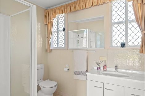 Photo of property in Orange Grove Flats, 2/549 Childers Road, Te Hapara, Gisborne, 4010